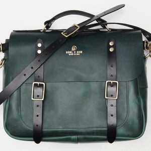 GORGEOUS HOWL + HIDE MORRIS MESSENGER LAPTOP BAG - OCEAN GREEN LEATHER